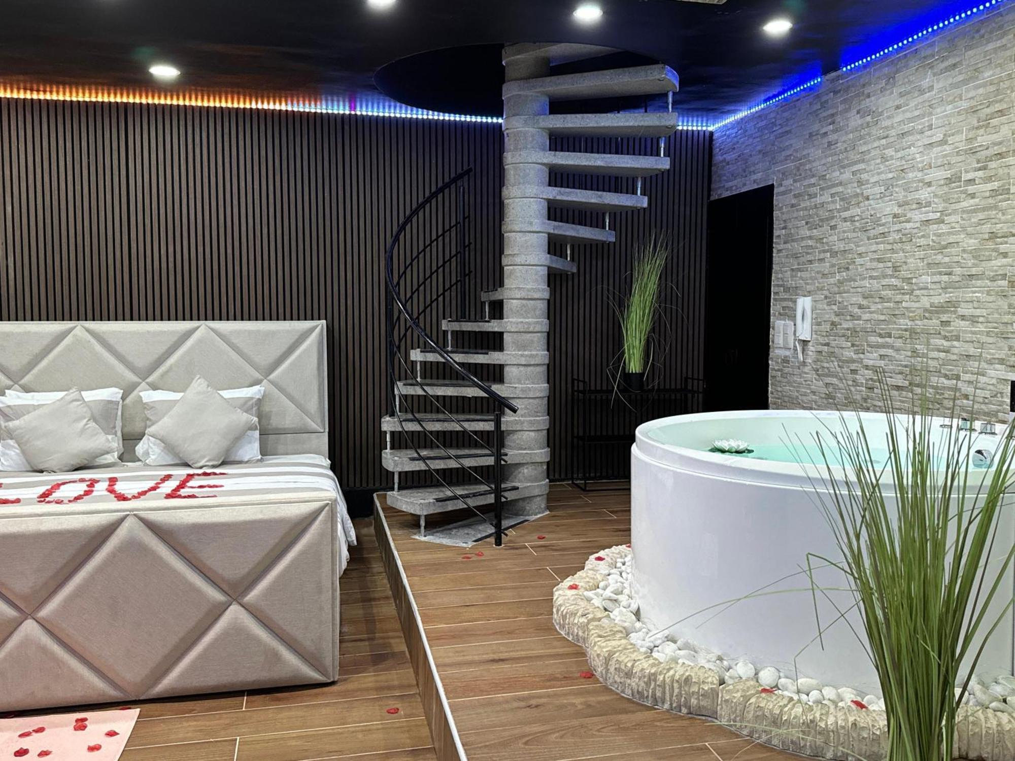 Liebeshotel Bolingo *