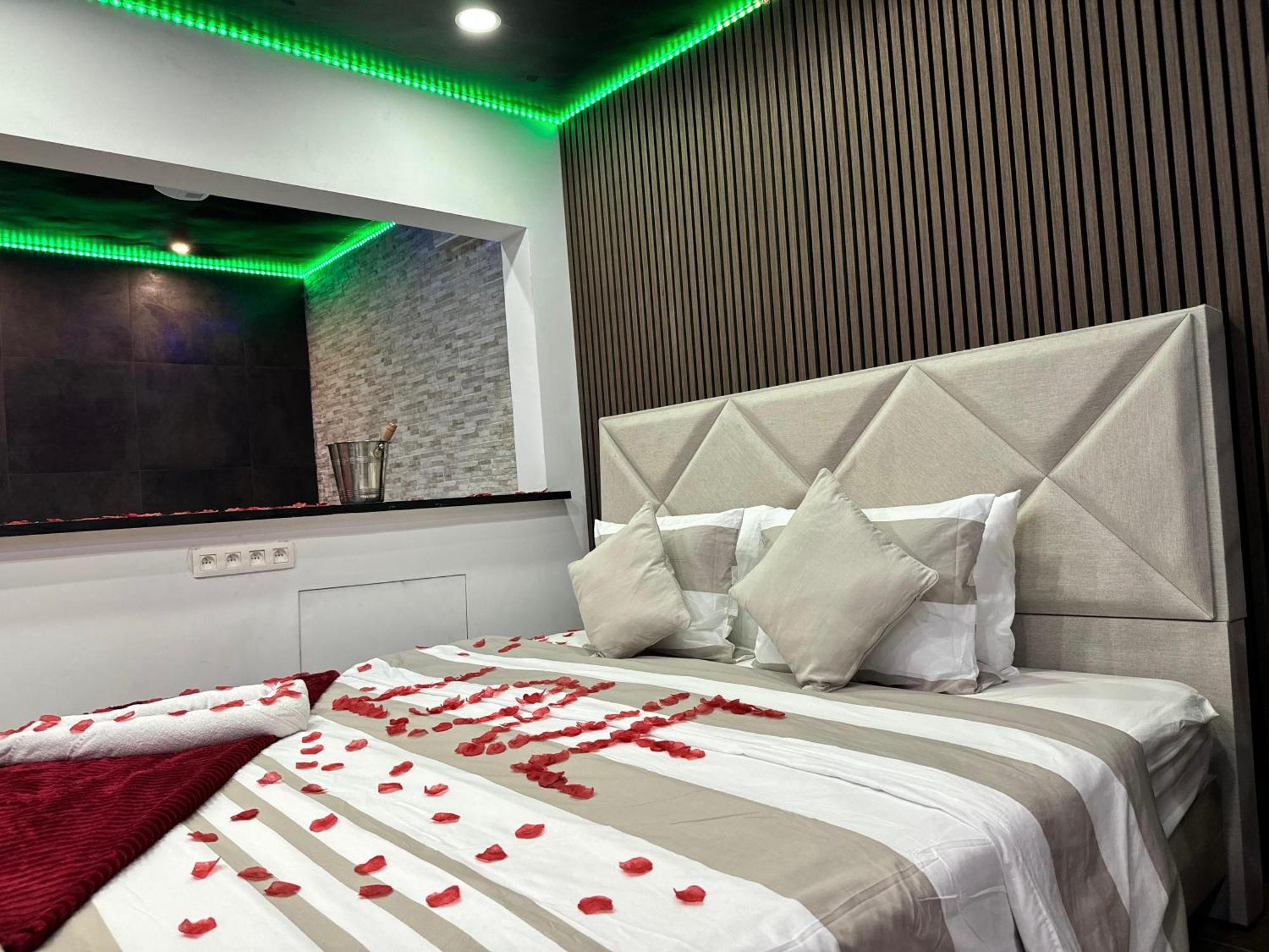 Love hotel Bolingo Bruxelles